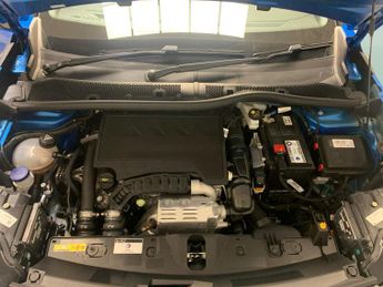 Peugeot 2008 1.2 PureTech GT EAT (130 ps) - LED - REVERSE CAM - BLUETOOTH