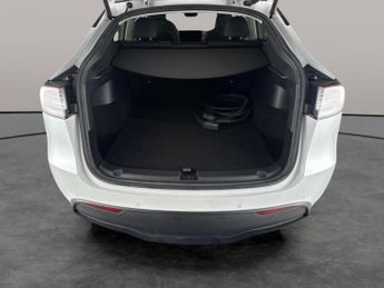 Tesla Model Y (Dual Motor) Long Range 4WDE (384 bhp) - HEATED STEERING - WIFI