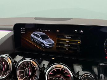 Mercedes-Benz EQA EQA 250+ 70.5kWh AMG Line (Premium) (190 ps) - CARPLAY - REVERSE