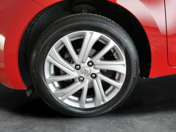 Suzuki Swift 1.2 Dualjet MHEV SZ-T CVT (83 ps) - LANE DEPARTURE  - BLUETOOTH