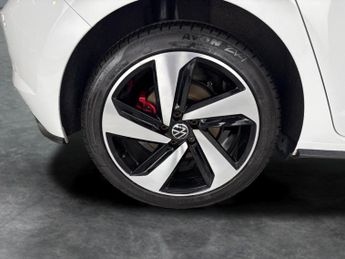 Volkswagen Polo 2.0 TSI GTI DSG (207 ps) - CAR-NET APP-CONNECT - 17IN ALLOYS - A