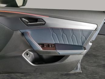 Cupra Formentor 1.4 eHybrid 12.8kWh V2 Plug-in DSG (204 ps) - KEYLESS ENTRY - PA
