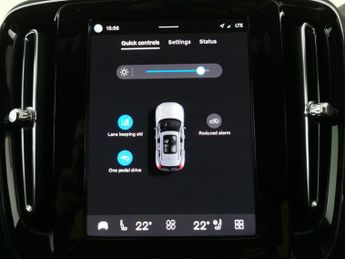 Volvo XC40 Recharge Twin 82kWh Plus AWD (408 ps) - PARK ASSIST - LED - NAV