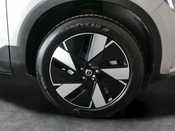 Volvo XC40 Recharge Twin 82kWh Plus AWD (408 ps) - PARK ASSIST - LED - NAV