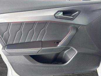 Cupra Formentor 1.4 eHybrid 12.8kWh V1 Plug-in DSG (204 ps) - KEYLESS ENTRY - LE