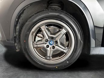 BMW iX1 30 66.5kWh xLine xDrive (11kW Charger) (313 ps) - REV CAM - SENS