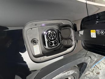 BMW iX1 30 66.5kWh xLine xDrive (11kW Charger) (313 ps) - REV CAM - SENS
