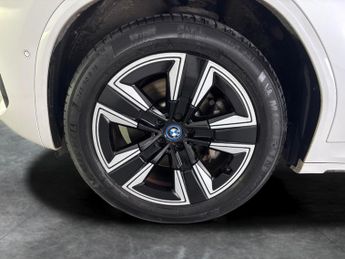 BMW iX3 80kWh M Sport (286 ps) - CARPLAY - ACTIVE LANE ASSIST - DRIVING 