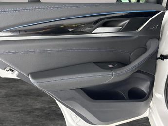 BMW iX3 80kWh M Sport (286 ps) - CARPLAY - ACTIVE LANE ASSIST - DRIVING 