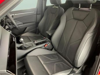 Audi Q3 1.4 TFSIe 45 Vorsprung Sportback Plug-in S Tronic 13kWh (245 ps)