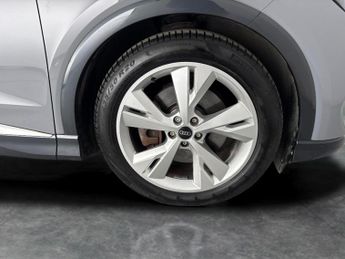 Audi Q4 E-tron 40 S line 82kWh (204 ps) - CARPLAY - LED - GOOGLE MAPS