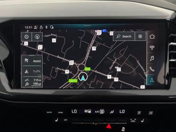 Audi Q4 E-tron 40 S line 82kWh (204 ps) - CARPLAY - LED - GOOGLE MAPS