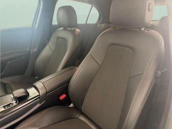 Mercedes-Benz A Class 1.5 A180d Sport (Executive) 7G-DCT (116 ps) - SELF PARK - REVERS