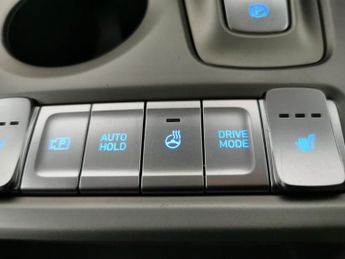 Hyundai Kona 64kWh Premium (10.5kW Charger) (204 ps) - UPGRADED SOUND - KEYLE