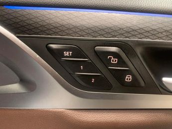 BMW iX3 80kWh M Sport Pro (286 ps) - PARK ASSIST - HK AUDIO - BLACK ROOF