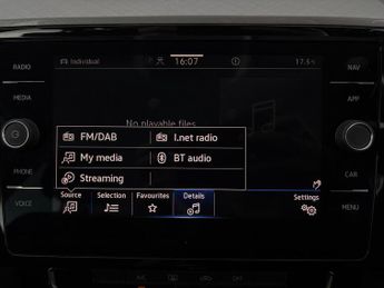 Volkswagen Passat 2.0 TDI EVO SE Nav DSG (150 ps) - ACTIVE LANE ASSIST - LED - BLU