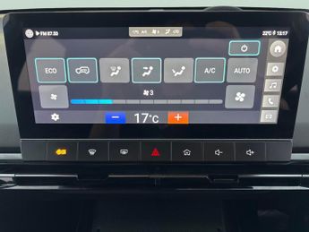 MG Mg4 51kWh SE (170 ps) APPLE CARPLAY - LED HEADLIGHTS - 17IN ALLOYS