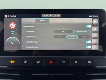 MG Mg4 51kWh SE (170 ps) APPLE CARPLAY - LED HEADLIGHTS - 17IN ALLOYS