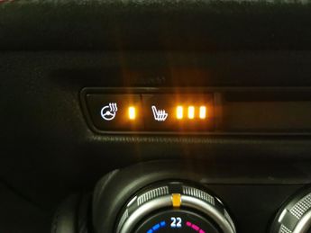 Mazda Mazda2 1.5 SKYACTIV-G Homura Aka (90 ps) - HEATED SEATS - NAV - LANE DE