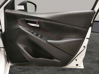 Mazda Mazda2 1.5 SKYACTIV-G Homura Aka (90 ps) - HEATED SEATS - NAV - LANE DE