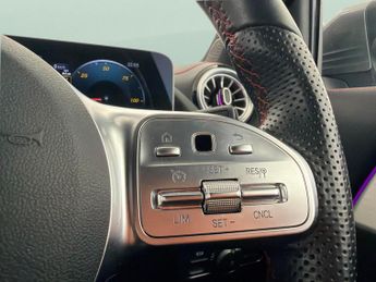 Mercedes-Benz EQA EQA 250+ 70.5kWh AMG Line (Premium) (190 ps) - LEATHER - KEYLESS