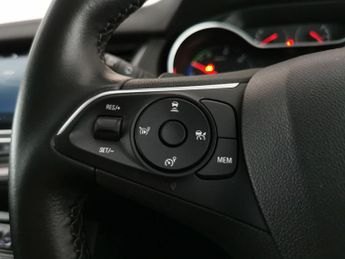 Vauxhall Grandland X 1.6 13.2kWh Ultimate Nav Plug-in 4WD 4 (300 ps) - LED - NAV