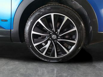 Vauxhall Grandland X 1.6 13.2kWh Ultimate Nav Plug-in 4WD 4 (300 ps) - LED - NAV
