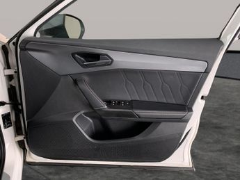 Cupra Formentor 1.5 TSI V1 DSG (150 ps) - LED - NAV - HEATED STEERING
