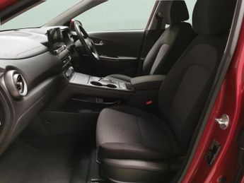 Hyundai Kona 64kWh Premium (10.5kW Charger) (204 ps) - HEATED SEATS - HEATED 