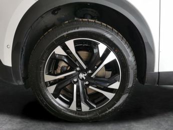 Peugeot E-2008 50kWh GT (7kW Charger) (136 ps) - ACTIVE LANE ASSIST - BLACK ROO