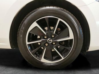 Mazda Mazda2 1.5 SKYACTIV-G Homura Aka (90 ps) - HEATED SEATS - NAV - LANE DE