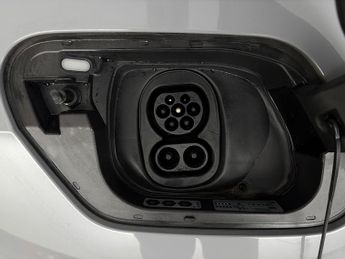 Volkswagen ID.3 Pro 58kWh Life (145 ps) - HEATED SEATS - NAV - COMFORT PACK