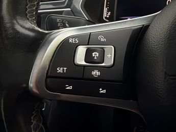 Volkswagen Tiguan 1.5 TSI EVO R-Line Tech DSG (150 ps) - ACTIVE LANE ASSIST - KEYL
