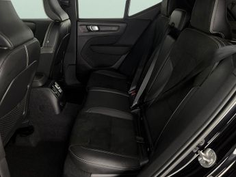 Volvo XC40 1.5h T5 Twin Engine Recharge 10.7kWh R-Design Plug-in (262 ps) -