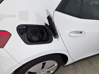 Volkswagen ID.3 Pure Performance 45kWh Life (150 ps) - BLUETOOTH - PARK SENSORS 