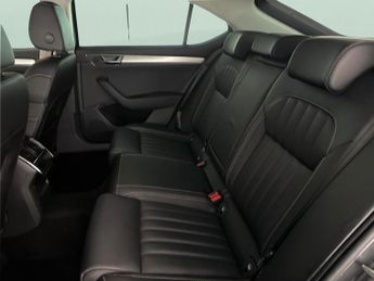 Skoda Superb 1.4 TSI iV 13kWh SE Technology Plug-in DSG (218 ps) - APPLE CARP