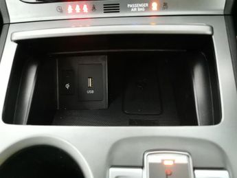 Hyundai Kona 39kWh Premium (10.5kW Charger) (136 ps) - KEYLESS ENTRY - LED - 