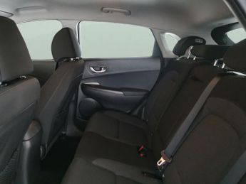 Hyundai Kona 39kWh Premium (10.5kW Charger) (136 ps) - KEYLESS ENTRY - LED - 