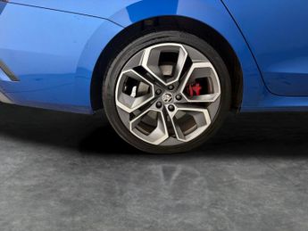 Skoda Octavia 2.0 TSI vRS DSG (245 ps) - BLUETOOTH - PARK SENSORS - DAB