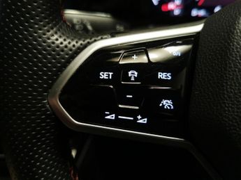Volkswagen Golf 2.0 TSI GTI DSG (245 ps) - DIGITAL DASH - PADDLE SHIFT - PARK SE