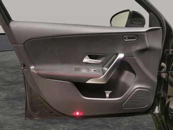 Mercedes-Benz A Class 1.3 A250e 15.6kWh AMG Line (Executive) Plug-in 8G-DCT (218 ps) -