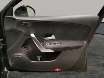 Mercedes-Benz A Class 1.3 A250e 15.6kWh AMG Line (Executive) Plug-in 8G-DCT (218 ps) -