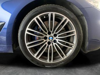 BMW 5 Series 3.0 540i GPF M Sport xDrive (340 ps) - DRIVING ASSISTANT - PARK 