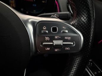 Mercedes-Benz EQB EQB 350 66.5kWh AMG Line 4MATIC (292 ps) - HEATED LEATHER - MIRR