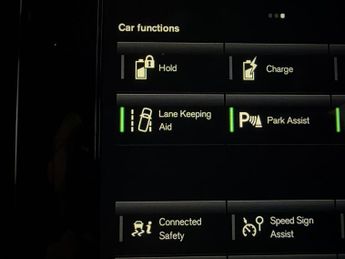 Volvo XC40 1.5h T5 Twin Engine Recharge 10.7kWh R-Design Plug-in (262 ps) -
