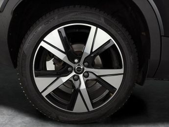 Volvo XC40 1.5h T5 Twin Engine Recharge 10.7kWh R-Design Plug-in (262 ps) -