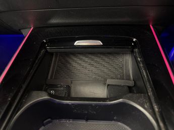Mercedes-Benz EQA EQA 250+ 70.5kWh AMG Line (Premium) (190 ps) - LEATHER - KEYLESS