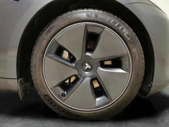 Tesla Model 3 Saloon RWD (241 bhp) - HEATED STEERING - BLIND SPOT ASSIST - LAN