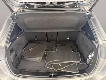 Mercedes-Benz EQA EQA 250+ 70.5kWh AMG Line (Premium) (190 ps) - LEATHER - KEYLESS