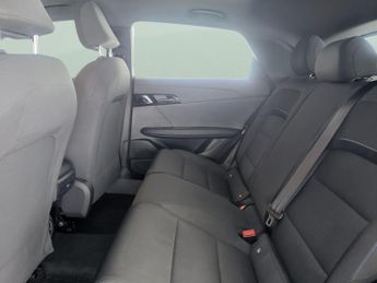 MG Mg4 64kWh SE Long Range (203 ps) - FABRIC - BLACK - CARPLAY - LED